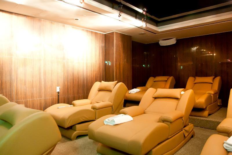 โรงแรมริเวอร์ไซด์ โรงแรม 3*